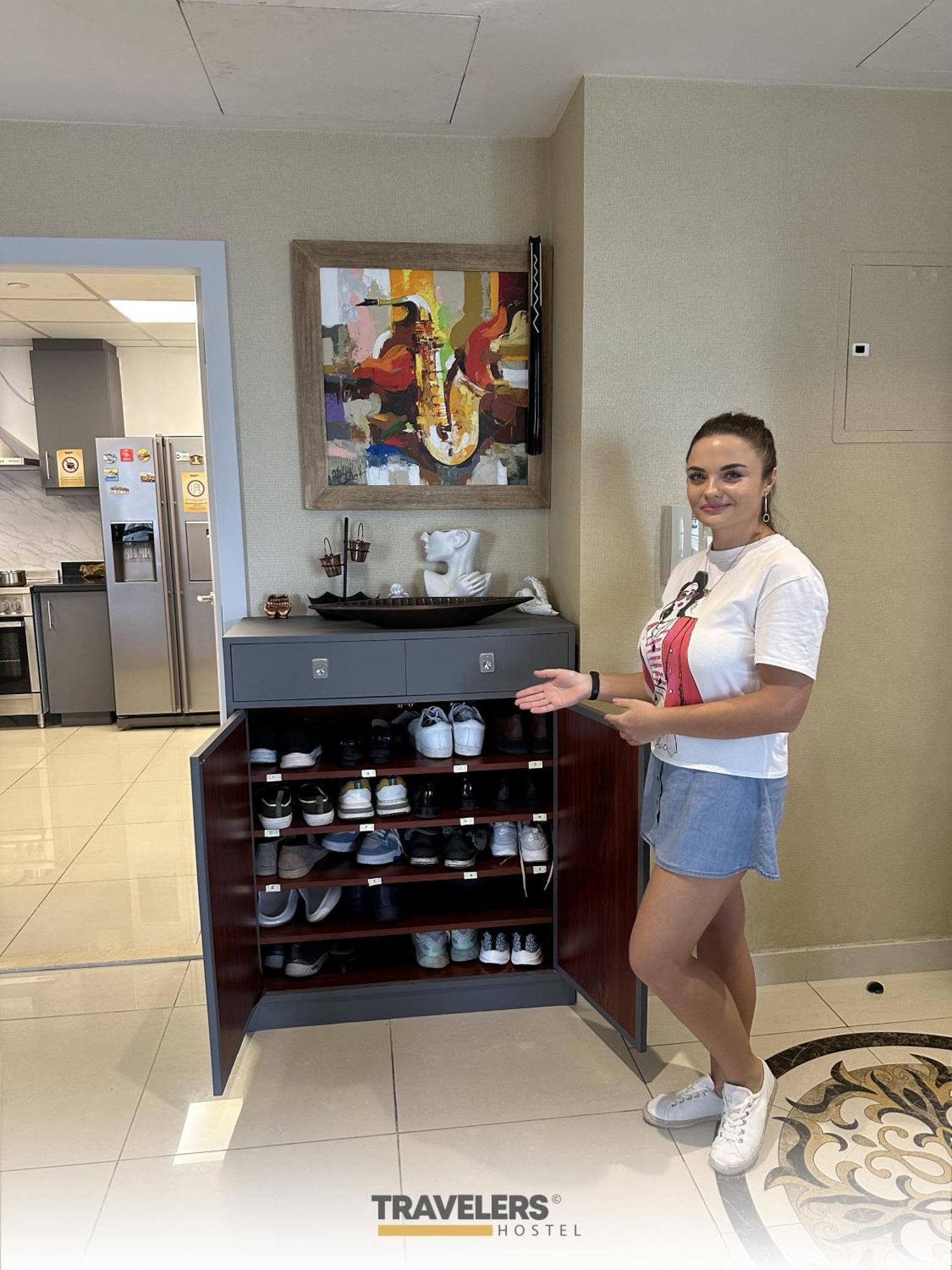 Travelers - Dubai Marina Hostel מראה חיצוני תמונה